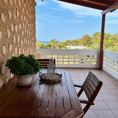 Beachway Home Kato Daratso Exterior photo