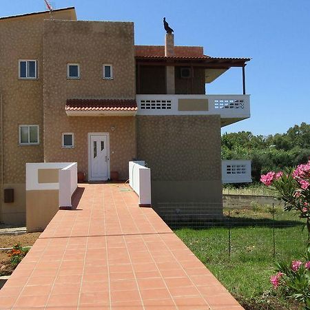 Beachway Home Kato Daratso Exterior photo