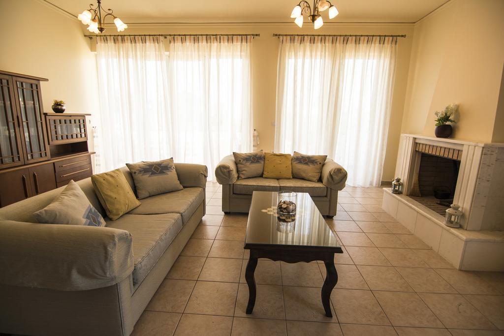 Beachway Home Kato Daratso Exterior photo
