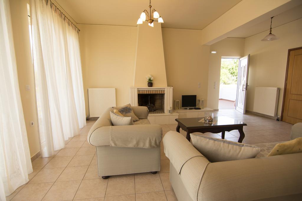 Beachway Home Kato Daratso Exterior photo